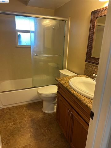 1282 Carmel Ct, Walnut Creek, CA 94596