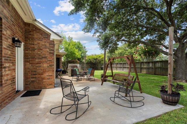 1011 Elm Pointe, League City, TX 77573