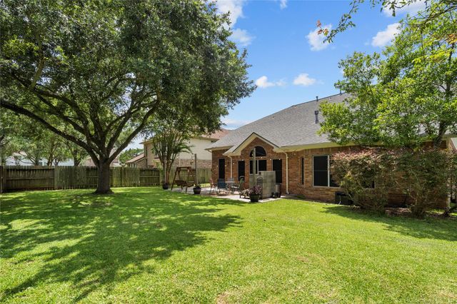 1011 Elm Pointe, League City, TX 77573