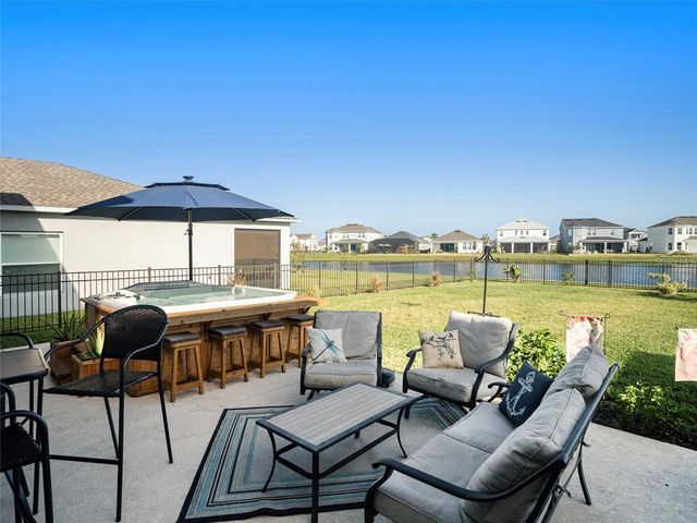 5912 LAURELCREST GLEN, Palmetto, FL 34221