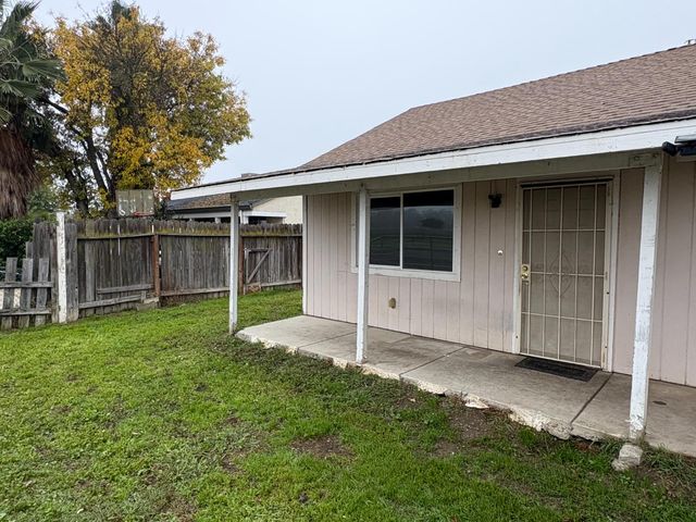 4654 Powerline Rd, Olivehurst, CA 95961