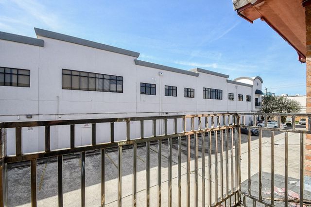 9400 Bellaire Boulevard 607, Houston, TX 77036