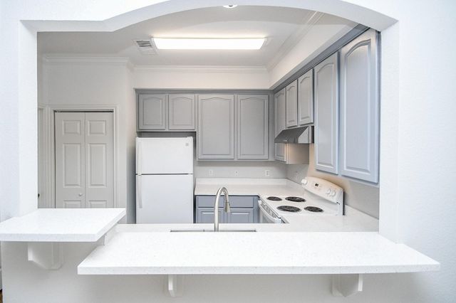 9400 Bellaire Boulevard 607, Houston, TX 77036