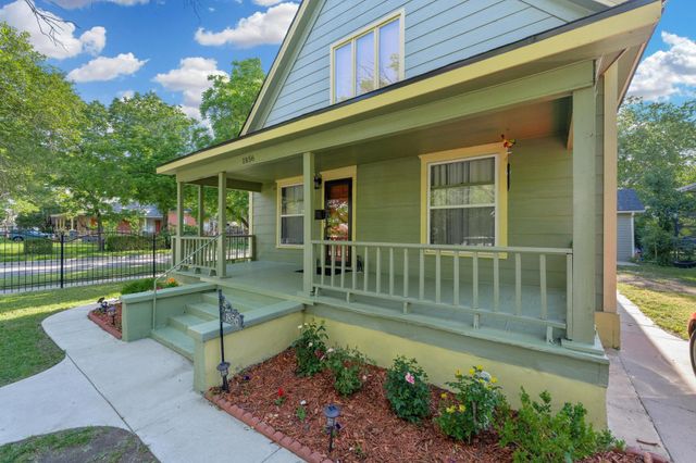 1856 N Park Pl, Wichita, KS 67203