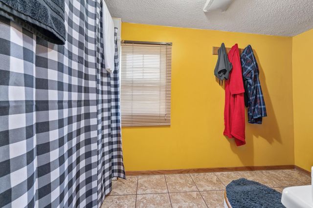 1856 N Park Pl, Wichita, KS 67203