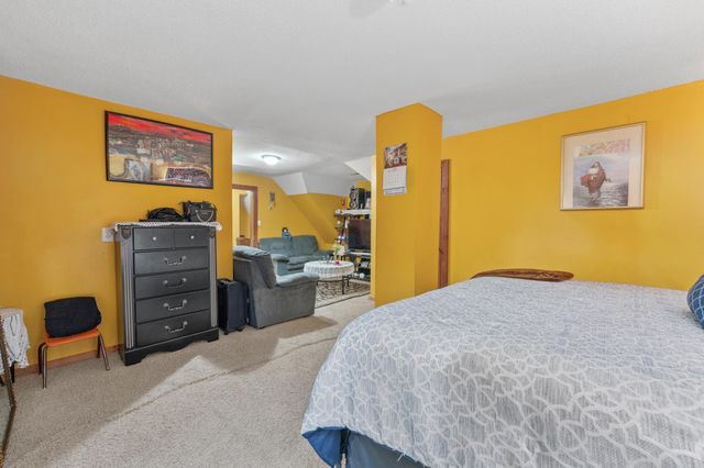 1856 N Park Pl, Wichita, KS 67203