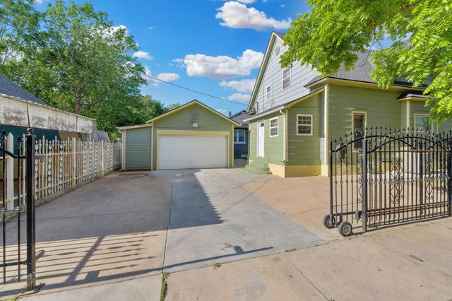 1856 N Park Pl, Wichita, KS 67203