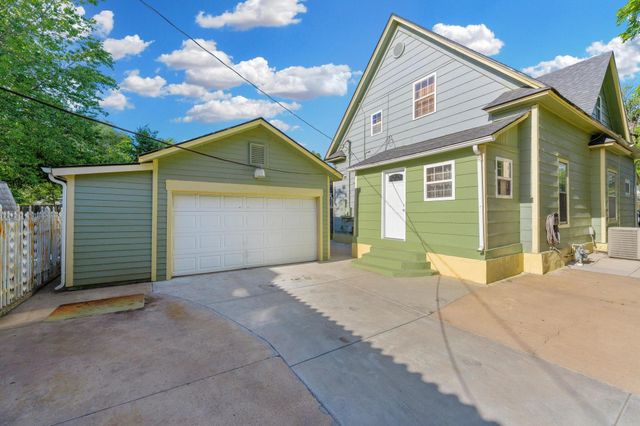 1856 N Park Pl, Wichita, KS 67203