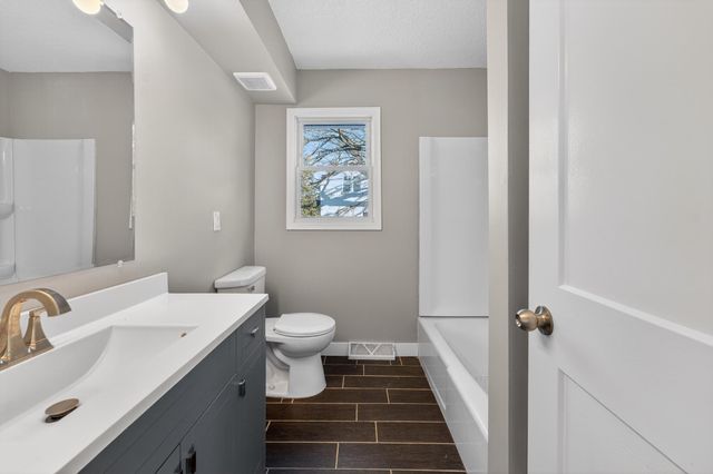 26487 Fenwick Avenue, Wyoming, MN 55092