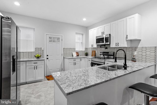 5944 CATHARINE ST, Philadelphia, PA 19143