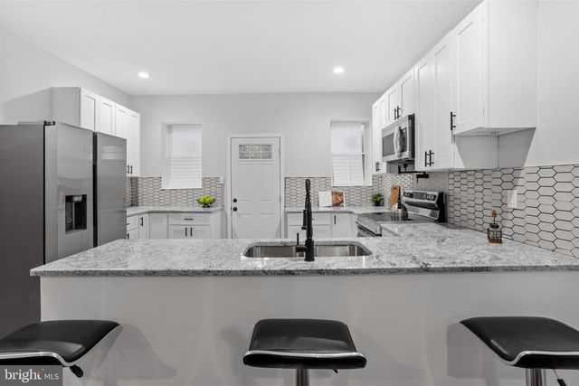 5944 CATHARINE ST, Philadelphia, PA 19143