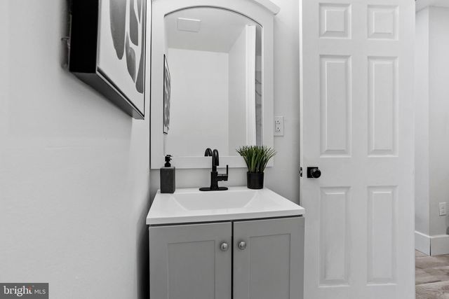 5944 CATHARINE ST, Philadelphia, PA 19143