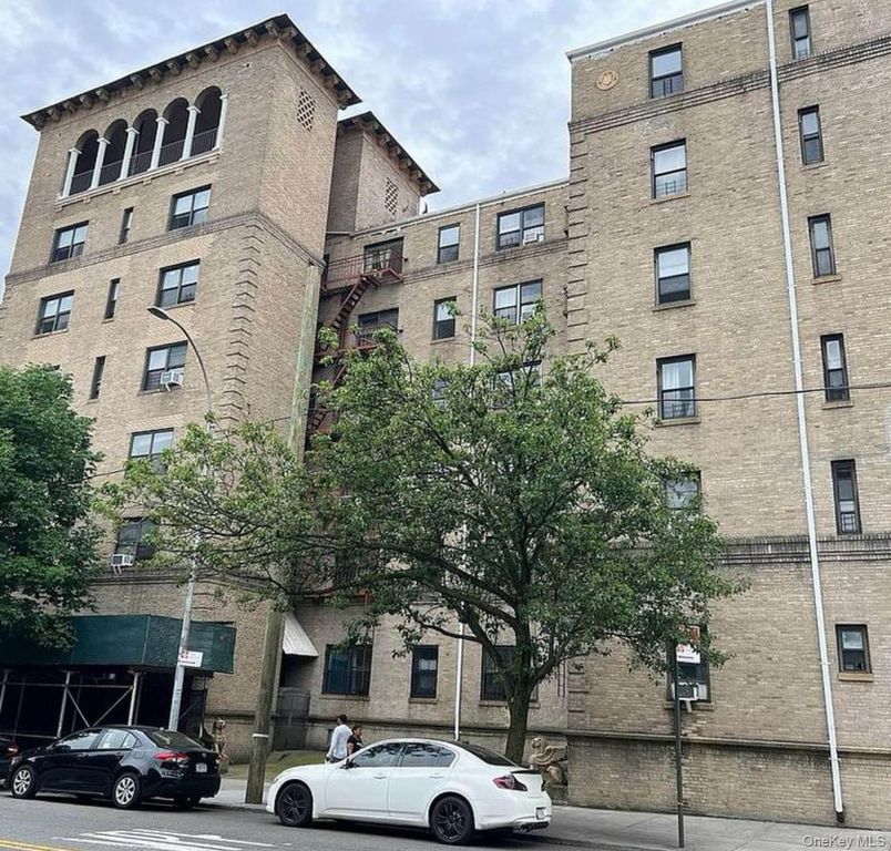 70-35 BROADWAY D10, Jackson Heights, NY 11372