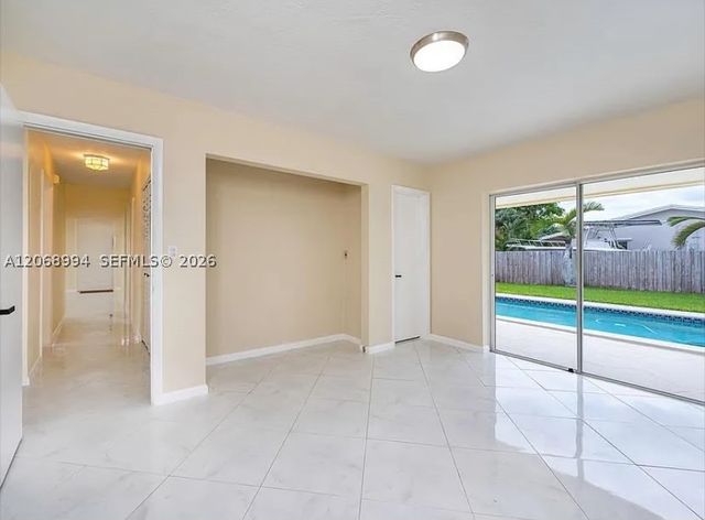 9402 SW 185th Ter, Cutler Bay, FL 33157