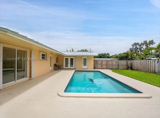 9402 SW 185th Ter, Cutler Bay, FL 33157