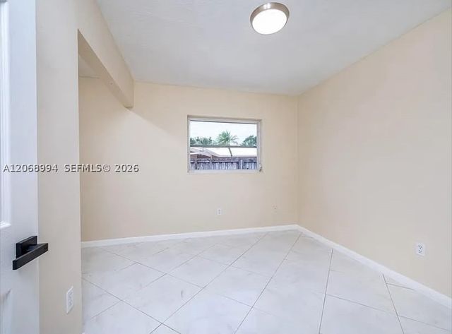 9402 SW 185th Ter, Cutler Bay, FL 33157