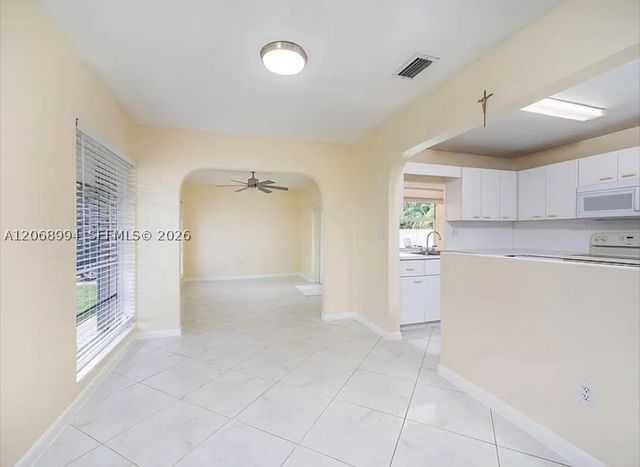 9402 SW 185th Ter, Cutler Bay, FL 33157