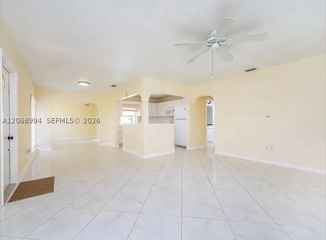 9402 SW 185th Ter, Cutler Bay, FL 33157