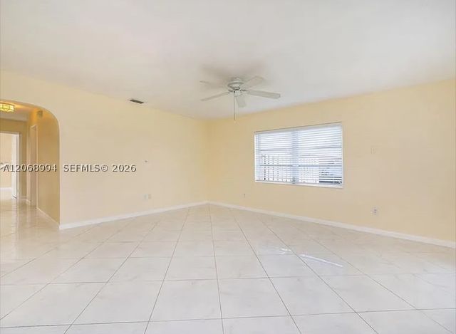 9402 SW 185th Ter, Cutler Bay, FL 33157