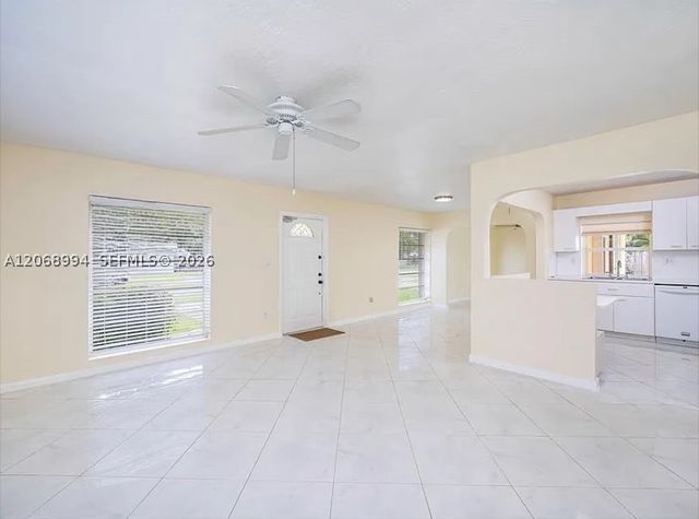 9402 SW 185th Ter, Cutler Bay, FL 33157