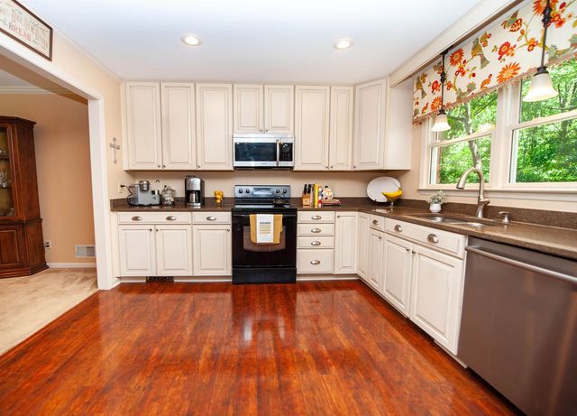 619 Pleasant Point, Spartanburg, SC 29301