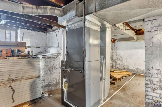 1500 SW Mulvane ST, Topeka, KS 66604