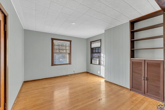 1500 SW Mulvane ST, Topeka, KS 66604