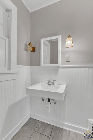 1500 SW Mulvane ST, Topeka, KS 66604