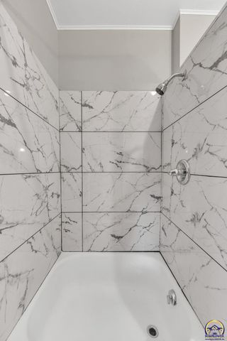 1500 SW Mulvane ST, Topeka, KS 66604