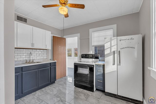 1500 SW Mulvane ST, Topeka, KS 66604