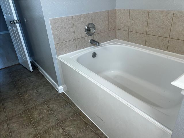 2706 Piney Lake Court, Houston, TX 77038