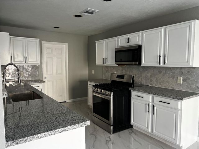 2706 Piney Lake Court, Houston, TX 77038