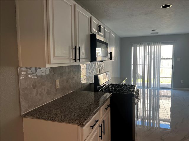 2706 Piney Lake Court, Houston, TX 77038