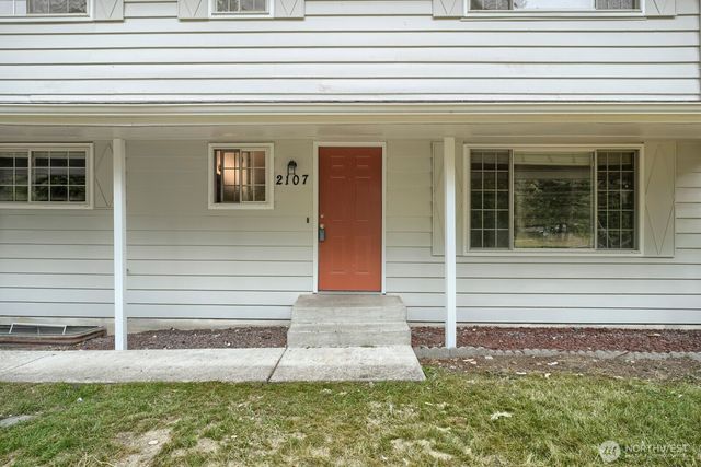 2107 SW 316th Street, Federal Way, WA 98023