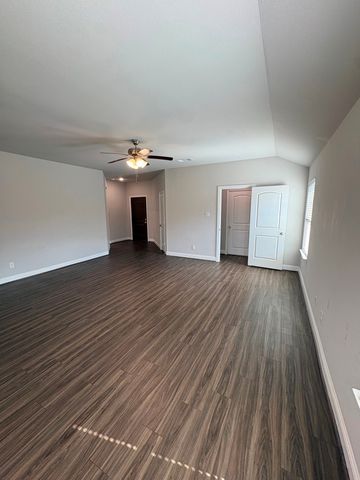 1433 Brindle Drive, Greenville, TX 75402