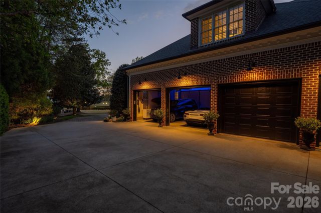 131 The Point Drive, Mooresville, NC 28117