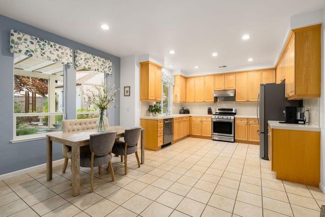 9788 Waterfowl Dr, Elk Grove, CA 95757