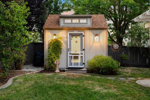 9788 Waterfowl Dr, Elk Grove, CA 95757