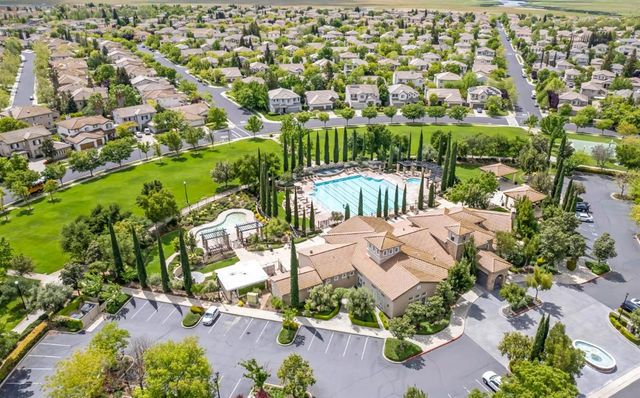 9788 Waterfowl Dr, Elk Grove, CA 95757