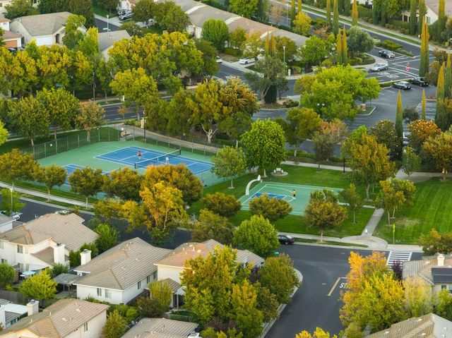 9788 Waterfowl Dr, Elk Grove, CA 95757
