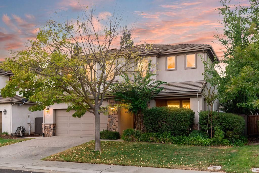 9788 Waterfowl Dr, Elk Grove, CA 95757