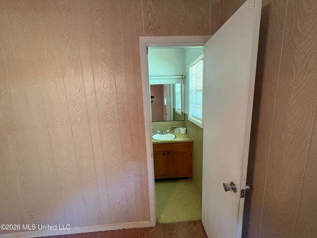 9417 Freeland Street, Moss Point, MS 39562