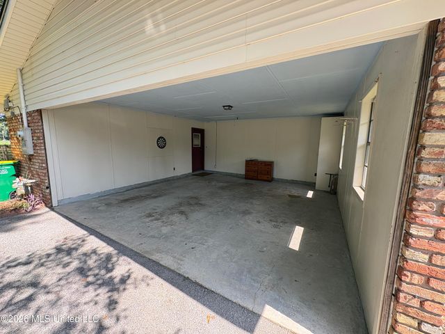 9417 Freeland Street, Moss Point, MS 39562