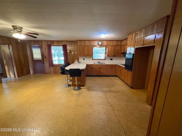 9417 Freeland Street, Moss Point, MS 39562