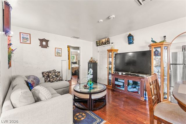 50 East Victory Road, Henderson, NV 89015