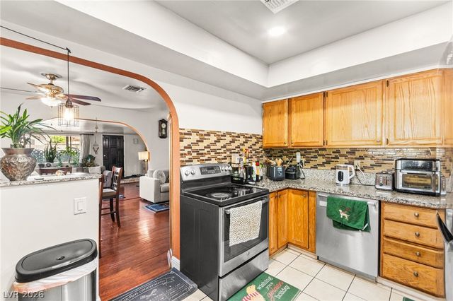 50 East Victory Road, Henderson, NV 89015