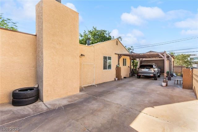 50 East Victory Road, Henderson, NV 89015