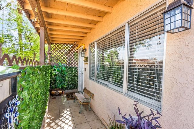 50 East Victory Road, Henderson, NV 89015