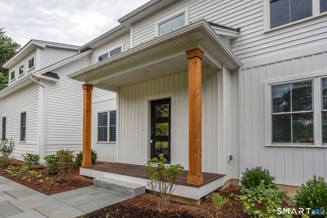 4 Vona Way, Newtown, CT 06470
