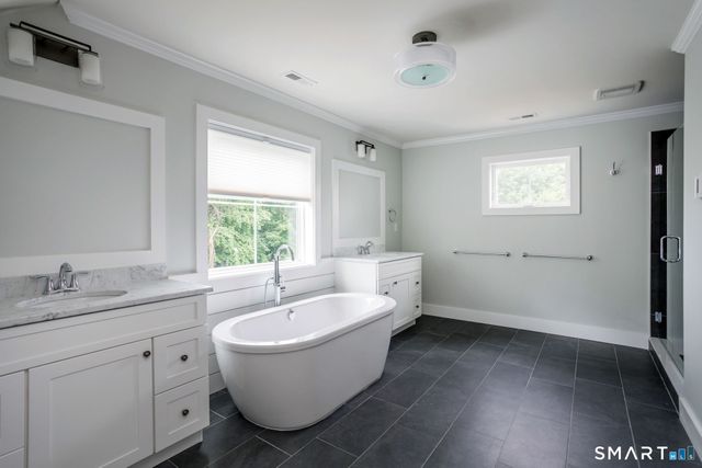 4 Vona Way, Newtown, CT 06470